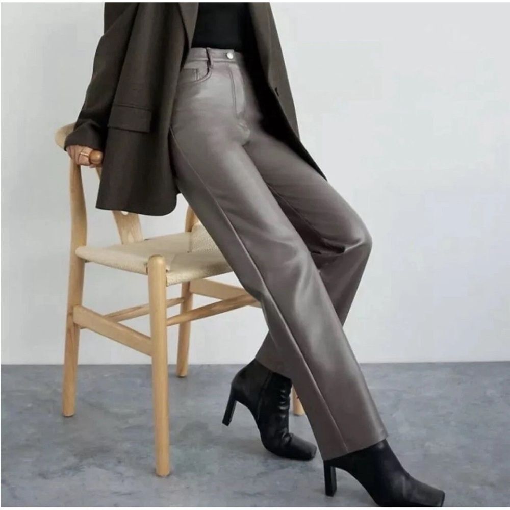Aritzia Wilfred Melina Dark Taupe Vegan‎ Leather High Rise Straight Pant, Size 6